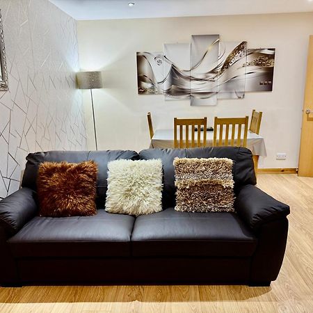 Azim And Suzi'S City Centre Apartment Inverness Exterior foto
