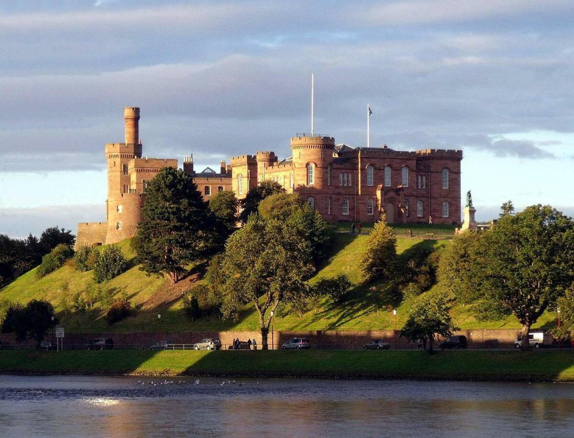 Azim And Suzi'S City Centre Apartment Inverness Exterior foto
